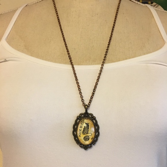 Brass tone Made in Pisa pendant on chain necklace - Picture 3 of 9